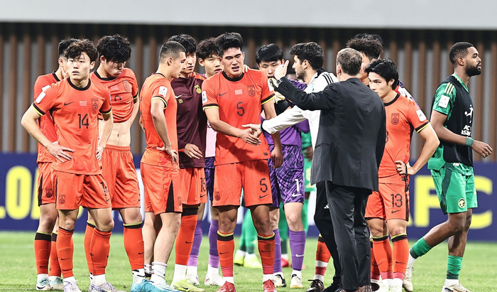 威廉希尔官网-横空出世！U19国足前锋收到多支球队邀请，年薪超100万|苗润东|中超球队|中冠联赛|澳大利亚|射门_新浪体育_新浪新闻